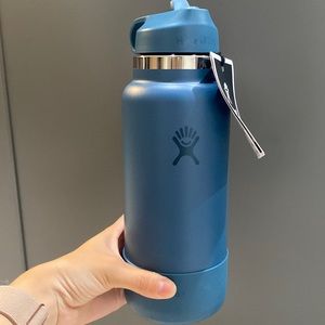 Hydroflask Basin 32 Oz tumbler with straw cap